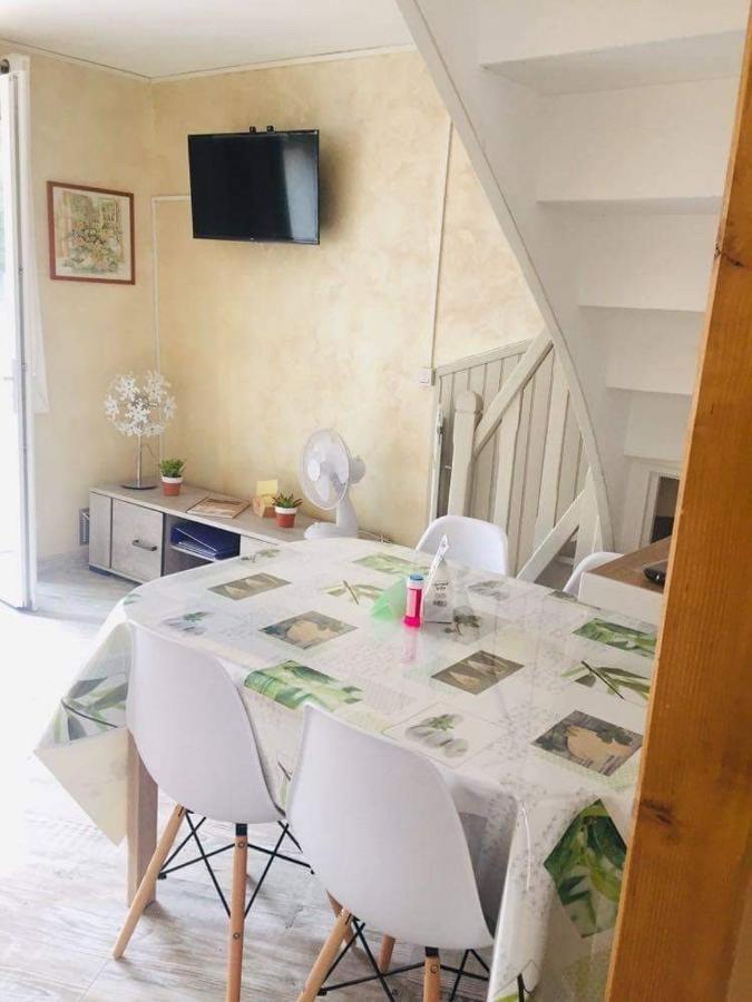 Petite Maison Au Coeur De L Auvergne Jumeaux Bagian luar foto